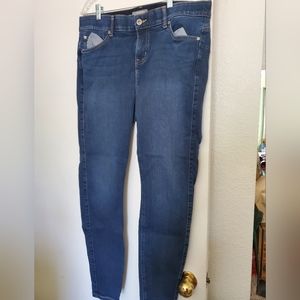 Torrid Bombshell Skinny 16R
